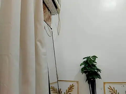 Snapshot of chicc_alexa chatting on November 27, 2025, 2:08 pm chicc alexa online show from November 27, 2025, 2:08 pm
