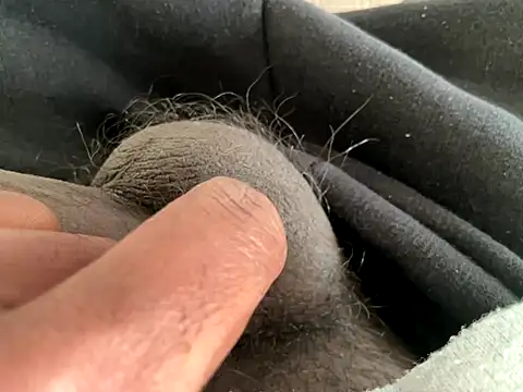 blacksamii2 online show from December 15, 2025, 9:57 am