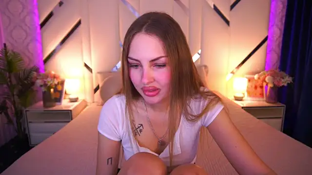 AleksaaJoy online show from June 4, 2026, 8:37 pm