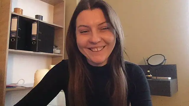 DollyRoma online show from October 22, 2025, 1:00 pm