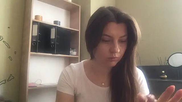 DollyRoma online show from November 3, 2025, 8:15 am