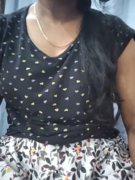 Snapshot of Ezabelljohn chatting on June 15, 2026, 7:21 am Ezabelljohn online show from June 15, 2026, 7:21 am