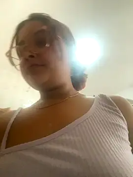 ladulceale online show from November 15, 2025, 2:57 pm