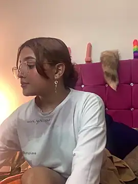 ladulceale online show from November 17, 2025, 2:01 pm