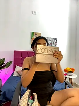 ladulceale online show from December 3, 2025, 11:08 am