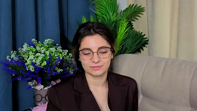 CasandraMickell online show from November 7, 2025, 8:31 pm