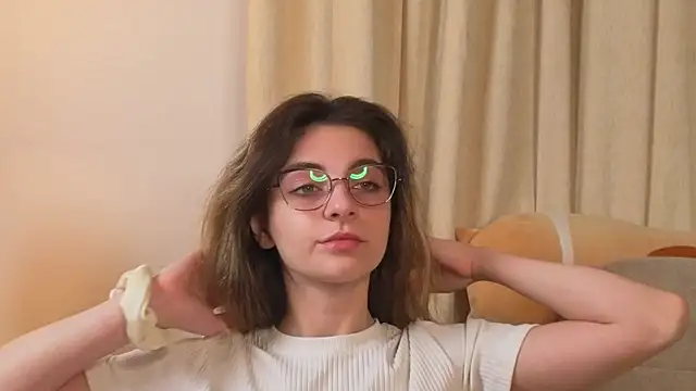 CasandraMickell online show from November 9, 2025, 8:07 pm