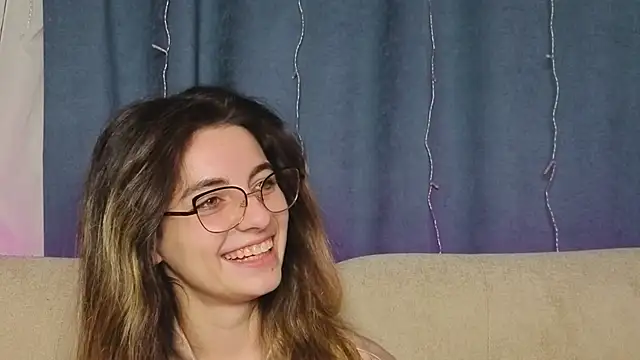 CasandraMickell online show from November 18, 2025, 7:18 pm