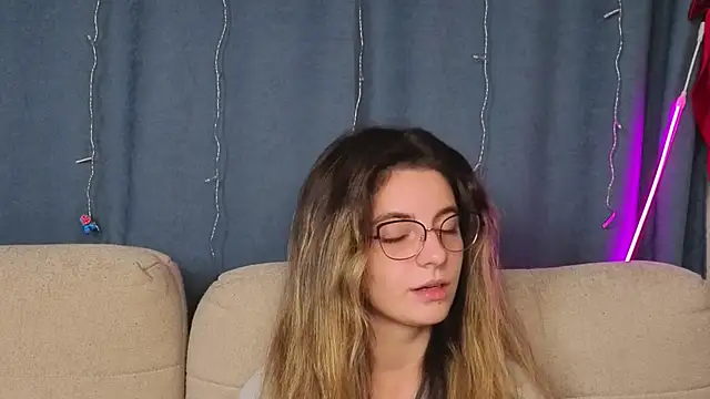 CasandraMickell online show from November 20, 2025, 6:29 pm