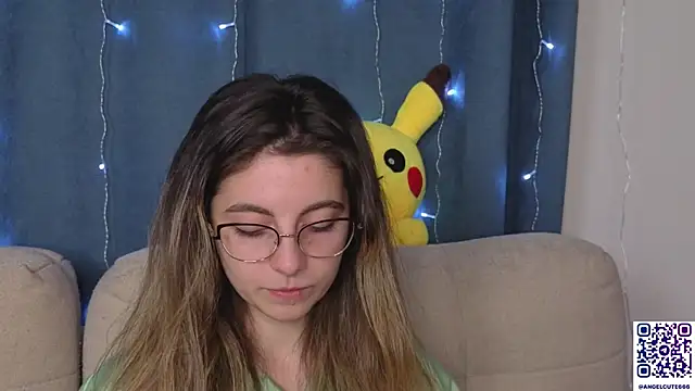 CasandraMickell online show from November 21, 2025, 8:51 pm