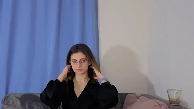 CasandraMickell online show from December 4, 2025, 9:34 pm