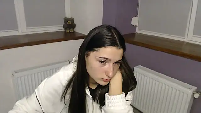 a alessia online show from October 27, 2025, 1:59 pm