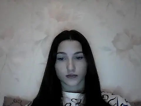 a alessia online show from November 9, 2025, 7:56 pm