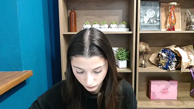 a alessia online show from November 25, 2025, 7:30 am