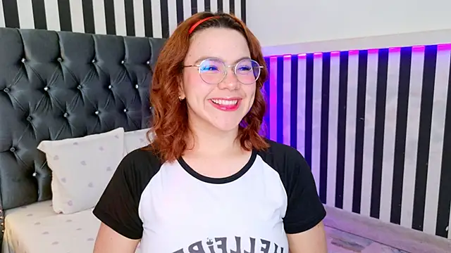 sussiestrawberry online show from October 29, 2025, 10:06 am