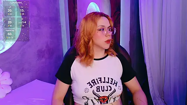 sussiestrawberry online show from November 22, 2025, 5:17 am