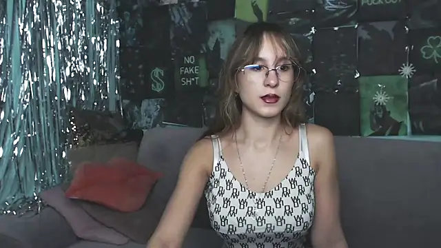 AlishaKellyi online show from November 11, 2025, 5:29 am