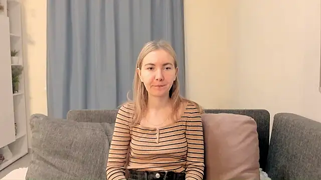 Snapshot of CathyHeximer chatting on December 16, 2025, 7:35 am CathyHeximer online show from December 16, 2025, 7:35 am