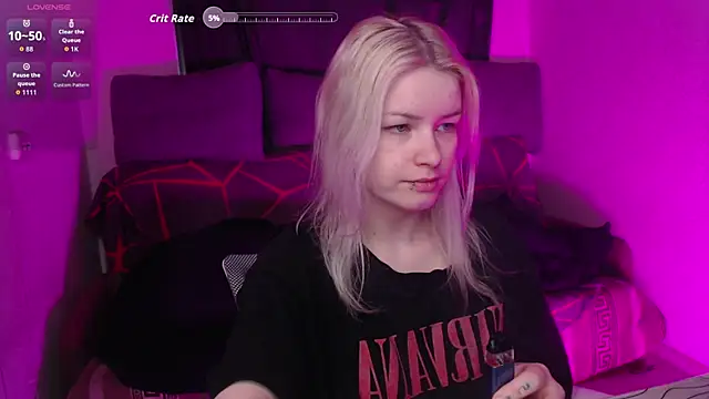 CherryNight6 online show from April 21, 2026, 9:06 pm