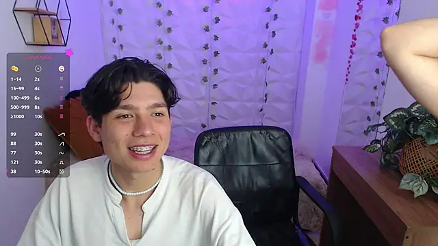 Cassie and Jonah online show from November 29, 2025, 1:25 pm