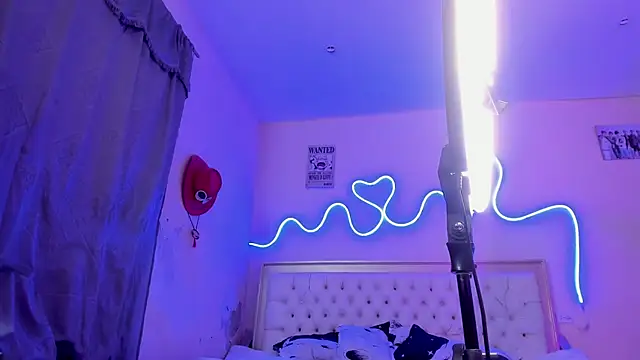 briana hot03 online show from November 26, 2025, 6:31 pm