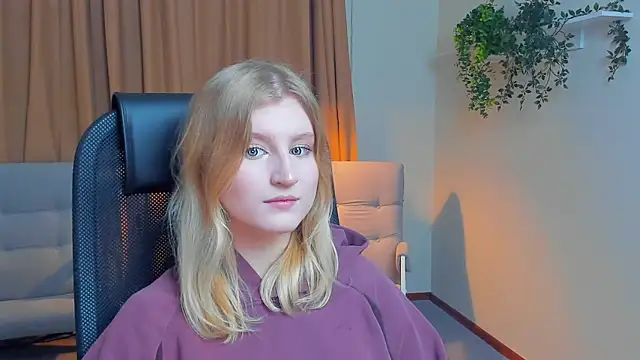 LisaRais online show from October 26, 2025, 9:04 am