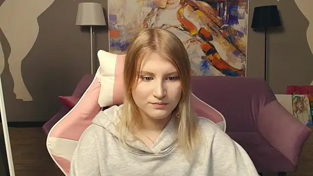 LisaRais online show from November 21, 2025, 9:13 pm