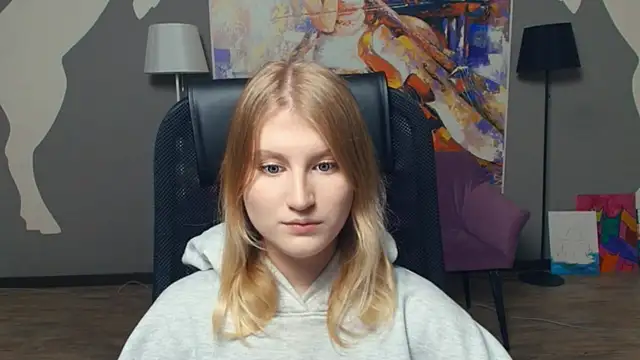 LisaRais online show from November 28, 2025, 9:06 pm