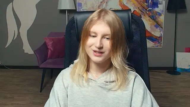 LisaRais online show from December 2, 2025, 8:15 pm