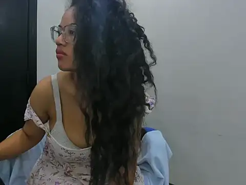 agata18  online show from January 17, 2026, 12:43 pm