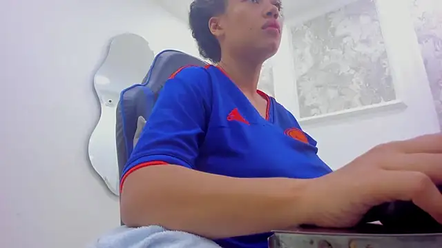 agata18  online show from April 23, 2026, 12:15 pm