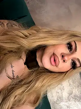 NovaPearl online show from November 6, 2025, 11:15 pm