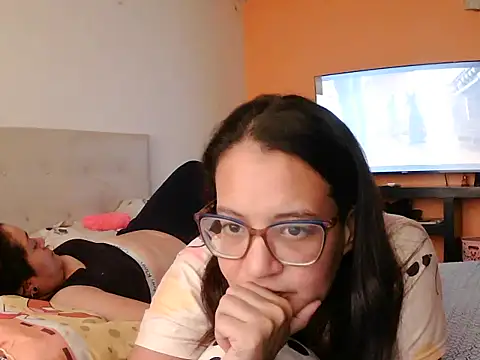 Snapshot of Destrukturada chatting on May 21, 2026, 9:22 pm Destrukturada online show from May 21, 2026, 9:22 pm