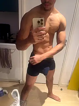 Snapshot of bigDickParis92 chatting on November 24, 2025, 10:42 pm bigDickParis92 online show from November 24, 2025, 10:42 pm