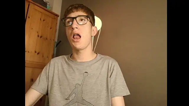 Erick Taylor3 online show from December 16, 2025, 8:25 pm