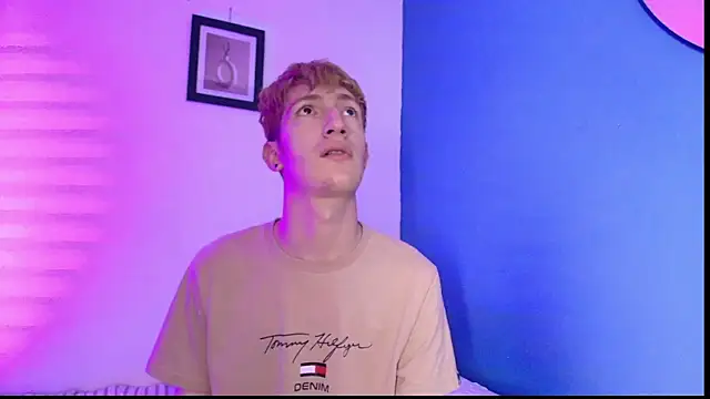 Erick Taylor3 online show from April 12, 2026, 7:41 pm