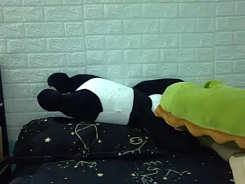 Snapshot of May2k2 chatting on February 28, 2026, 4:02 am May2k2 online show from February 28, 2026, 4:02 am