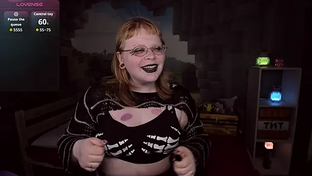 LottieReed online show from October 24, 2025, 5:42 pm