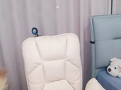 Xiaodie-baby online show from October 28, 2025, 2:37 am