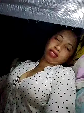 TRIEUTRIEU20 online show from October 24, 2025, 9:44 pm