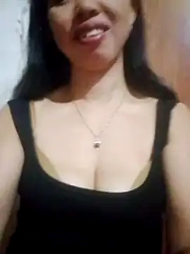 TRIEUTRIEU20 online show from May 4, 2026, 2:51 am