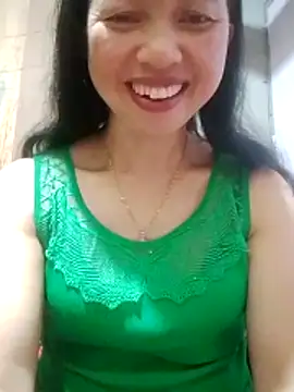 TRIEUTRIEU20 online show from May 8, 2026, 2:22 pm