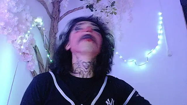 Sakura  Love  online show from October 25, 2025, 2:19 am