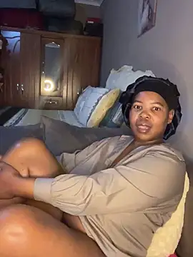 SweetCandy84 online show from November 16, 2025, 9:37 am