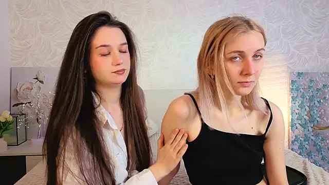 Snapshot of betweenUse chatting on December 5, 2025, 3:59 am betweenUse online show from December 5, 2025, 3:59 am