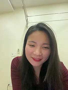 Bee Yellow00 online show from December 20, 2025, 4:52 am