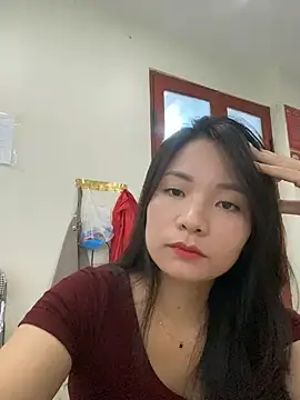 Bee Yellow00 online show from July 21, 2026, 4:26 am