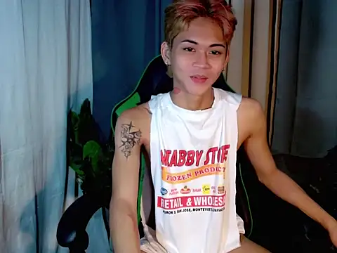 Snapshot of AsianCuteGuy21 chatting on February 11, 2026, 2:11 pm AsianCuteGuy21 online show from February 11, 2026, 2:11 pm
