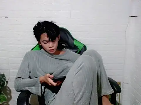 Snapshot of AsianCuteGuy21 chatting on April 5, 2026, 5:10 pm AsianCuteGuy21 online show from April 5, 2026, 5:10 pm