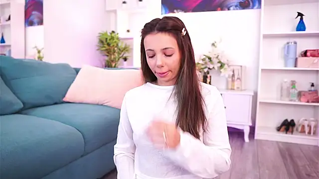 Snapshot of Aisha_Bee chatting on November 28, 2025, 10:07 am Aisha Bee online show from November 28, 2025, 10:07 am